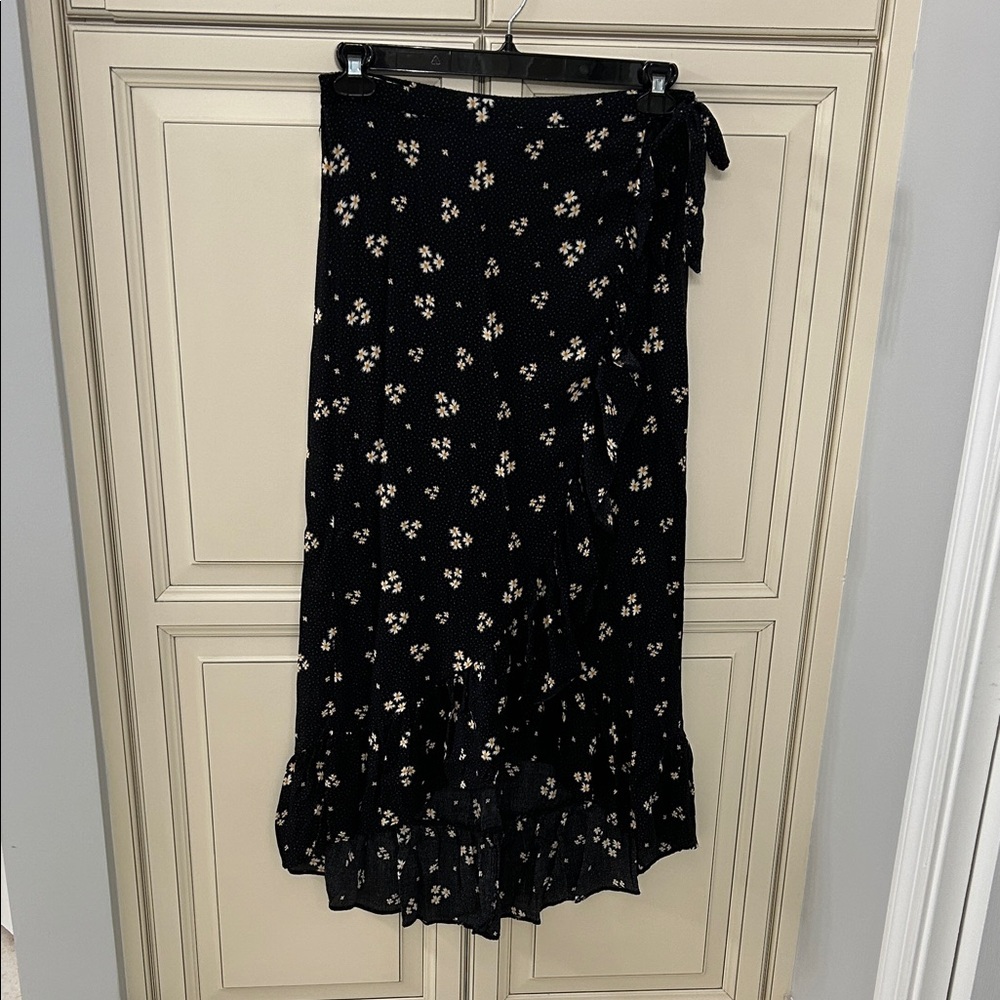American Eagle Outfitters Black Floral Wrap Maxi Skirt -Ditzy floral NWT
